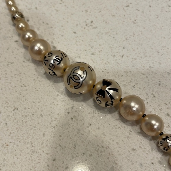 Authentic Chanel relaunch 1919 pearl necklace - Picture 7 of 16